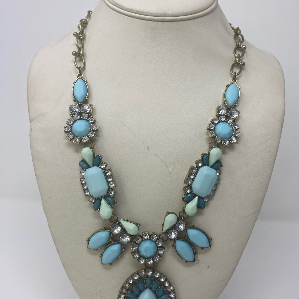 Elegant Blue Statement Necklace